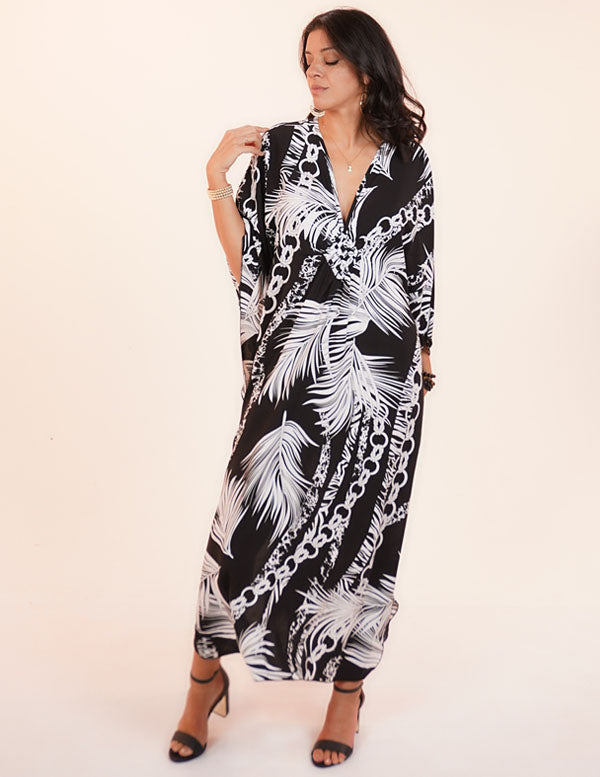 
                  
                    DIAMOND VACAY DRESS- BLACK PALM
                  
                